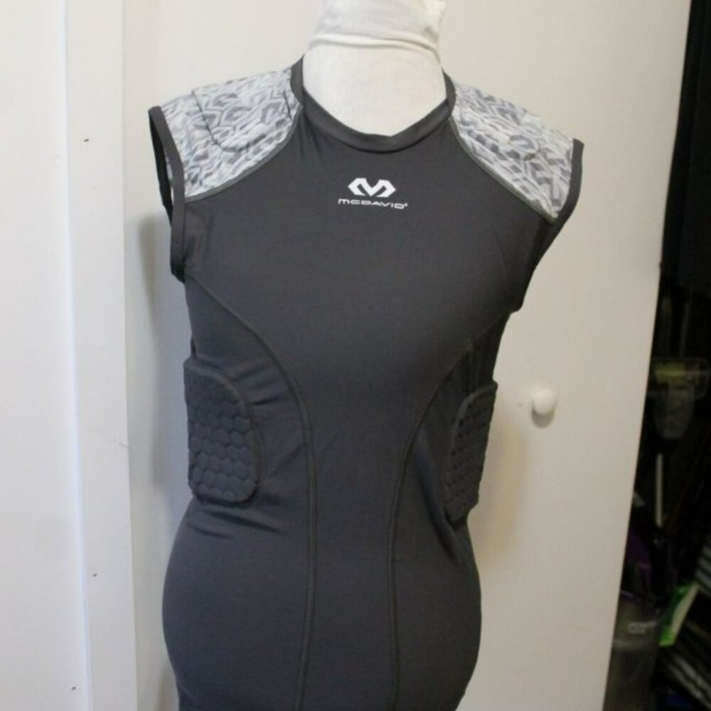 Hex 5-Pad Sleeveless Compression Shirt.